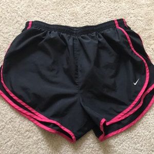 Nike running shorts L